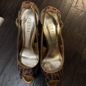 Guess woman’s shoes